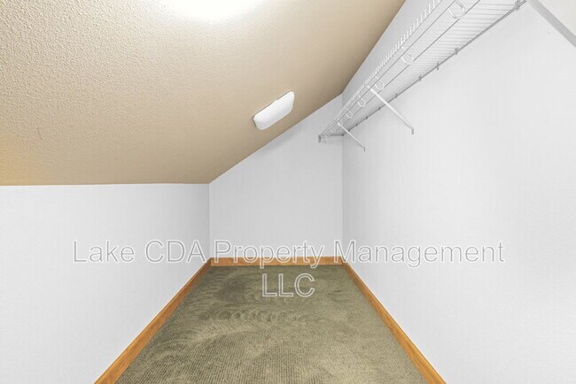 Building Photo - 3270 N Waterwood Ln