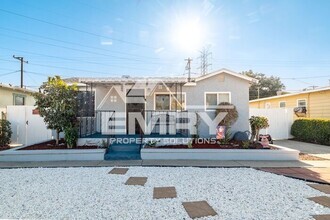 Building Photo - 2.5 bed 2 bath home for rent in Pico River...