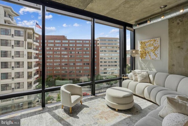 Building Photo - 1133 14th St NW