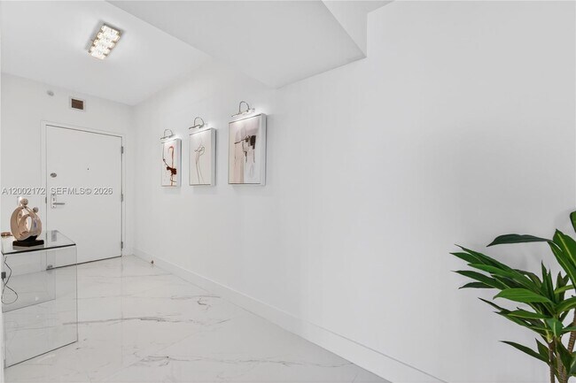 Building Photo - 888 Biscayne Blvd