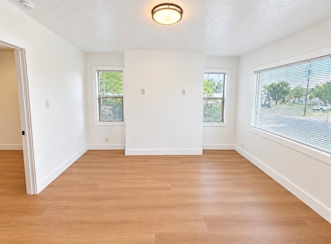 Building Photo - 16 N 100 W