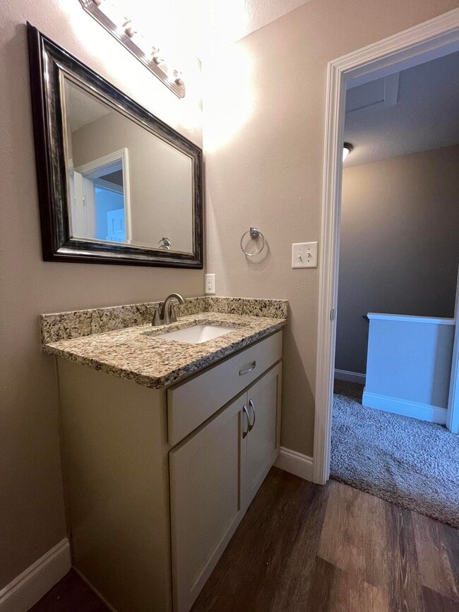 Building Photo - 702 Terrance Ct