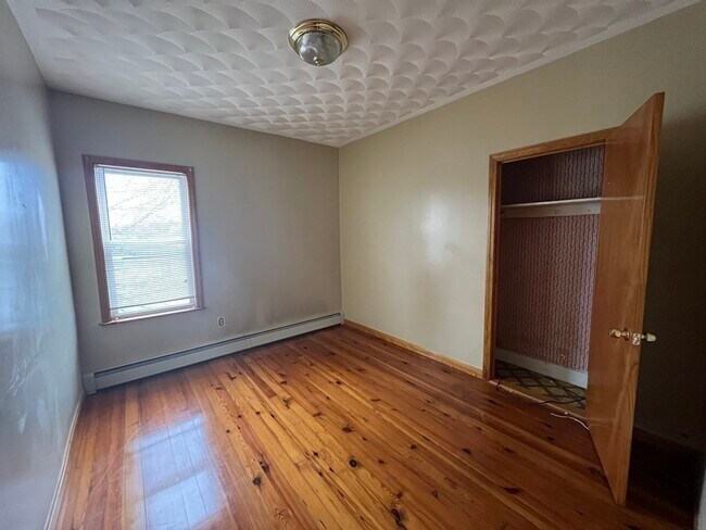 Building Photo - 297 Jefferson St