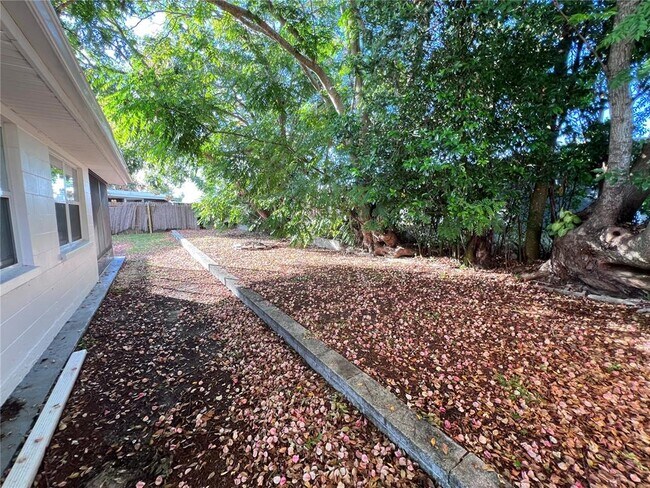 Building Photo - 5703 Andrea Dr