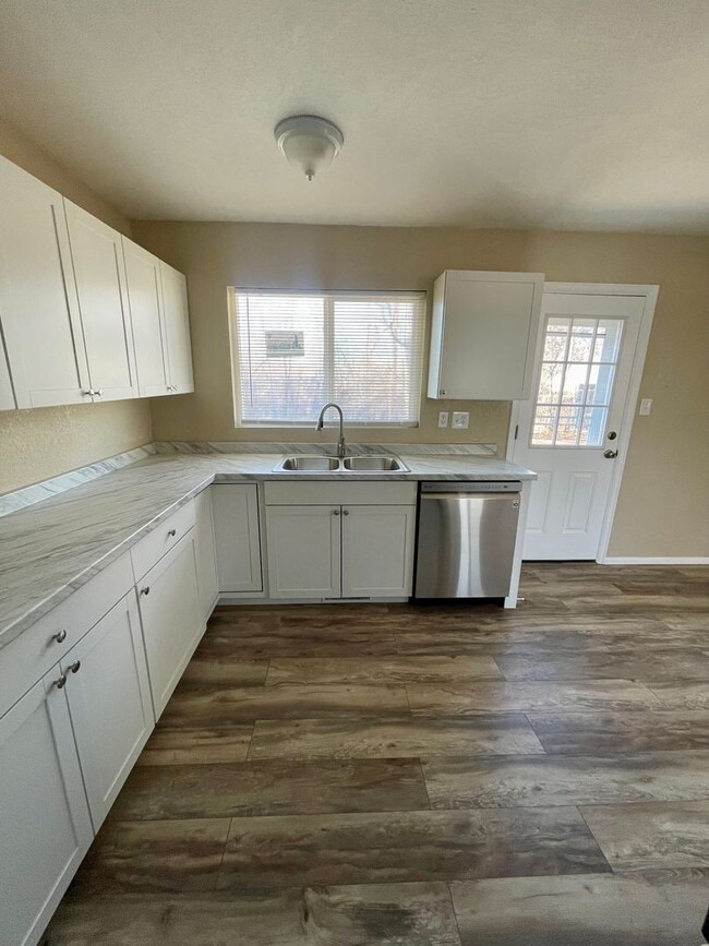 Building Photo - Newly renovated home in Widefield