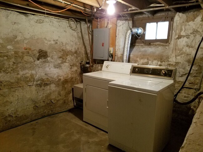 Building Photo - 1221 Tremont St