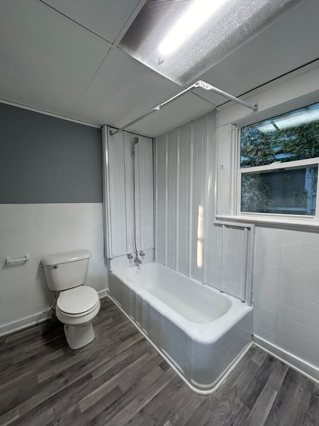 Building Photo - 323 Sherman St