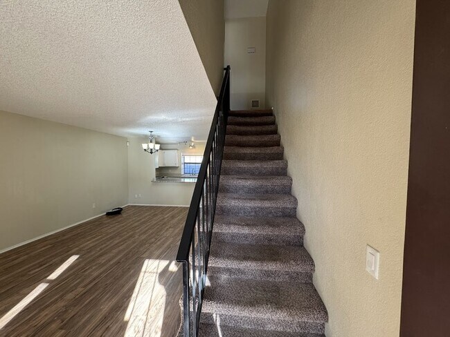 Building Photo - 2br Chandler condo in Daybreak