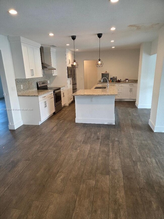 Building Photo - 8220 SW 48th St