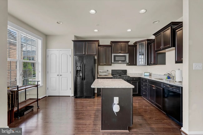 Building Photo - 9707 Smithview Pl