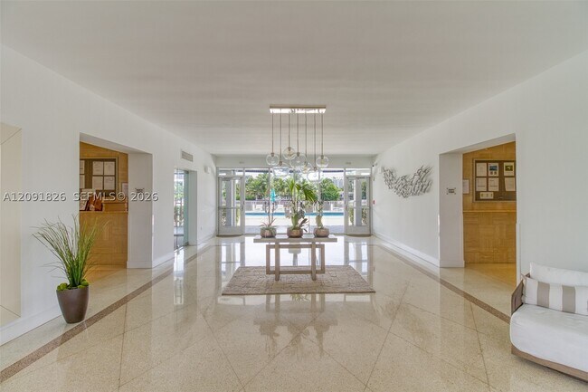 Building Photo - 9381 E Bay Harbor Dr