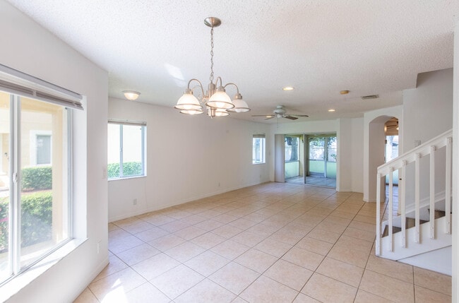 Building Photo - 1011 Arezzo Cir