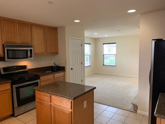 Building Photo - Beautiful home in a gated neighborhood!