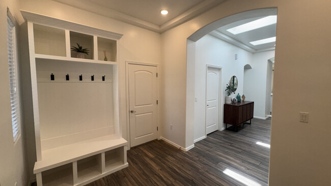 Building Photo - 3649 Sienna Ave