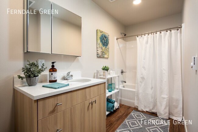 Building Photo - Pet Friendly/Private Owner - 2 Bedroom Tow...