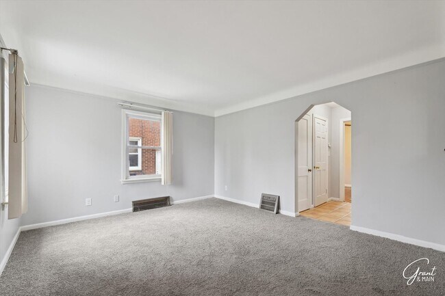 Building Photo - $1250 3 bedroom bungalow