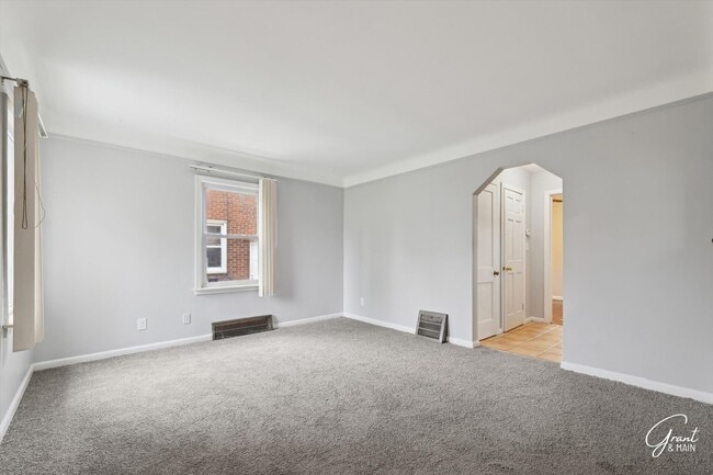 Building Photo - $1300 3 bedroom bungalow