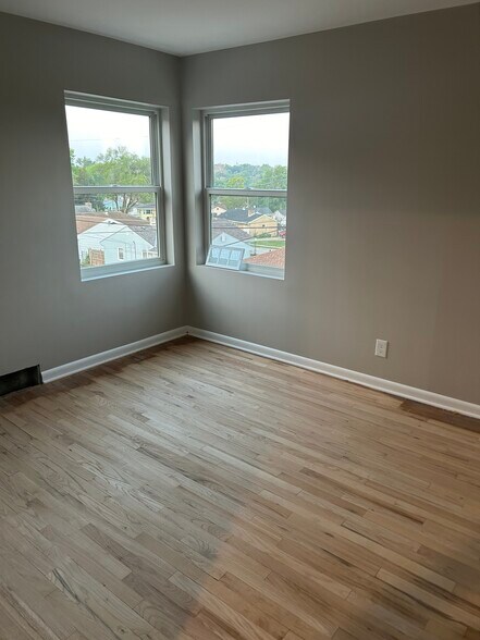 Building Photo - 4402 N 52nd St