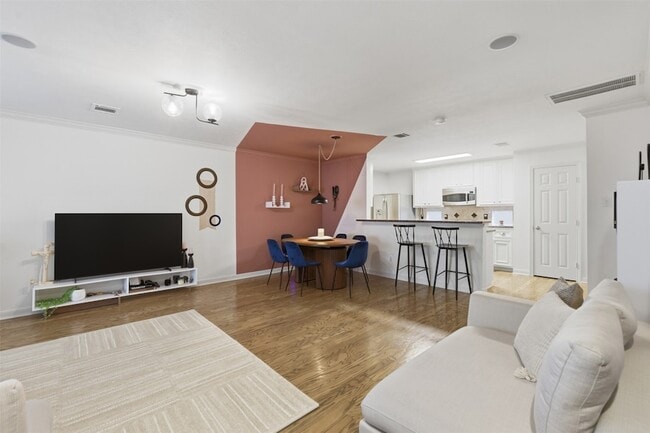 Building Photo - 1923 Bailey St