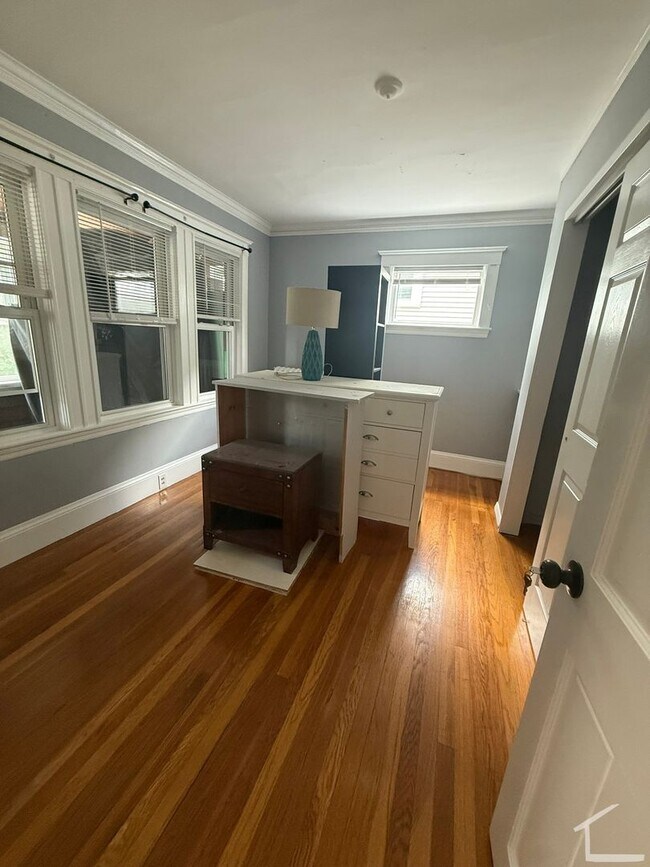 Building Photo - 43 Matchett St