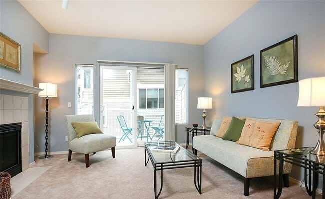 Building Photo - A Cambridge Townhome with 2 Beds and 2.5 B...