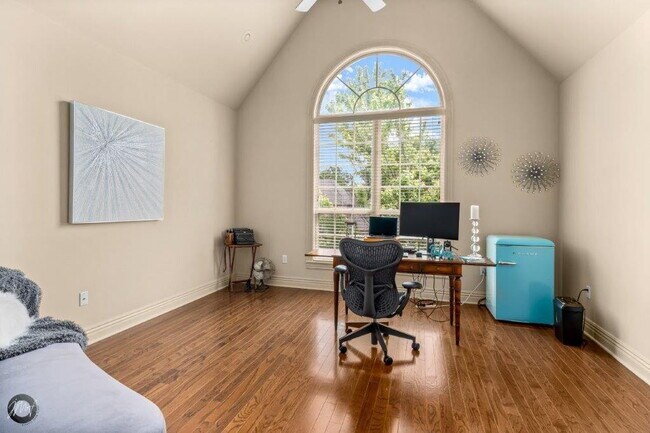 Building Photo - 5106 Sloan Cir