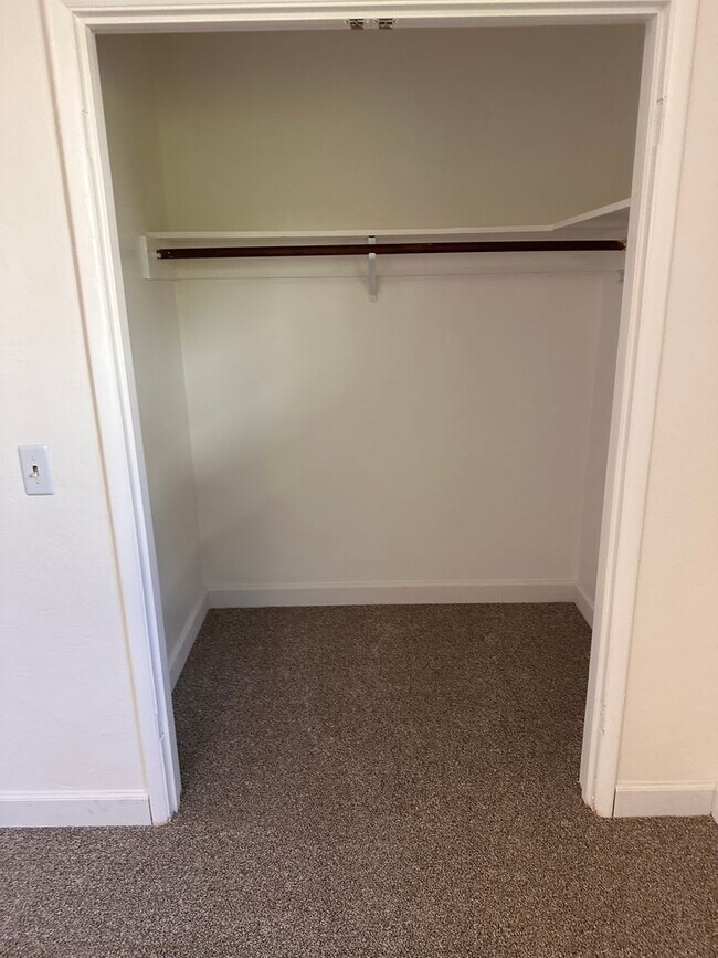 Building Photo - pine764