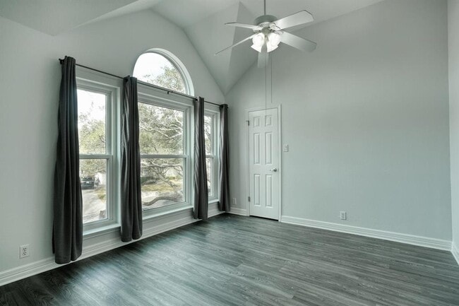 Building Photo - 10205 Open Gate Dr