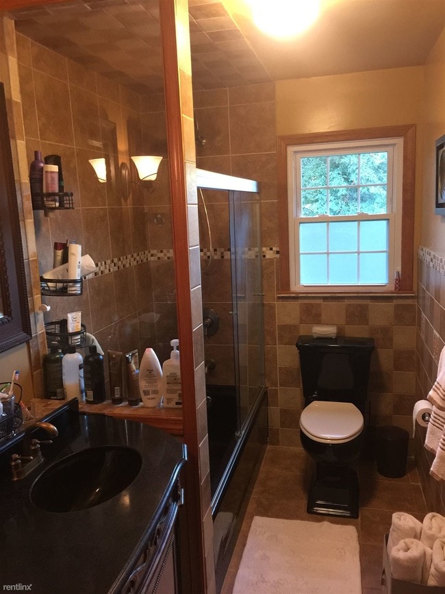 Building Photo - 26 Shady Nook Dr