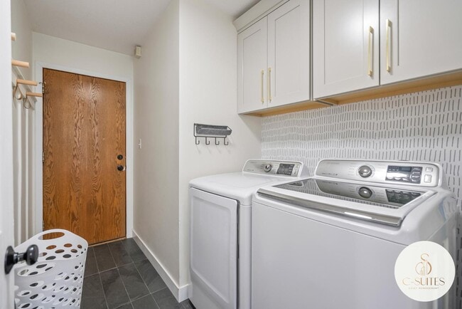 Building Photo - 1709 NW 33rd Pl