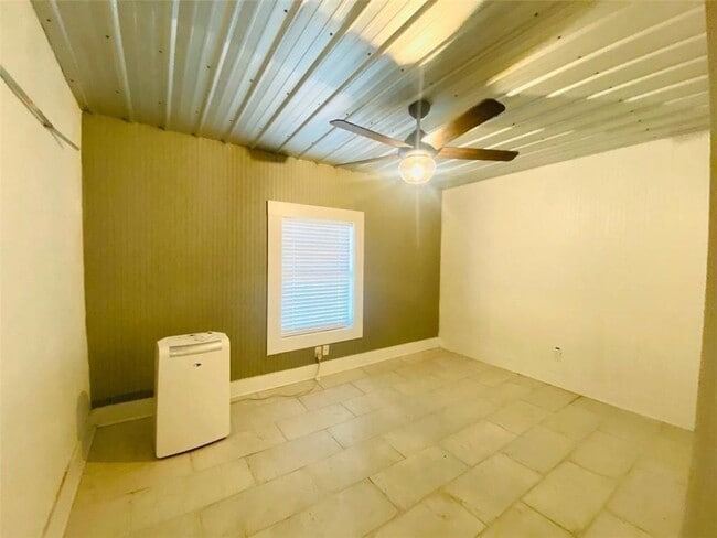 Building Photo - 2129 Union St