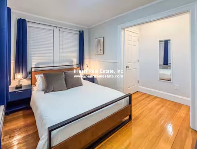 Building Photo - 65-67 Saint James Cir. Unit 1