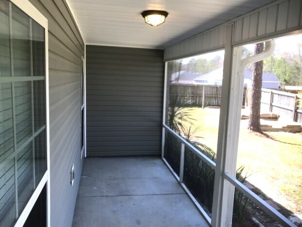 Building Photo - 121 Sterling Dr