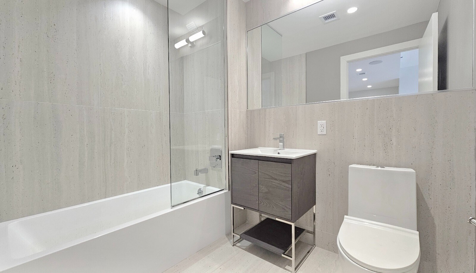 Building Photo - 91 Bruckner Blvd