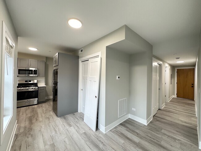 Building Photo - 1144 Oak Ave