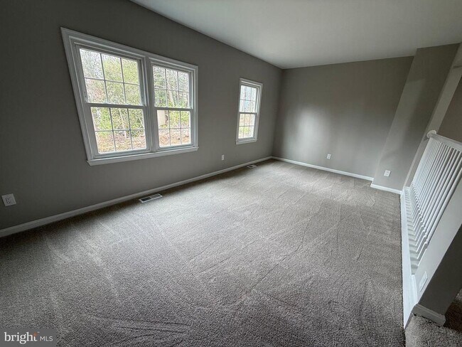 Building Photo - 4924 McFarland Dr