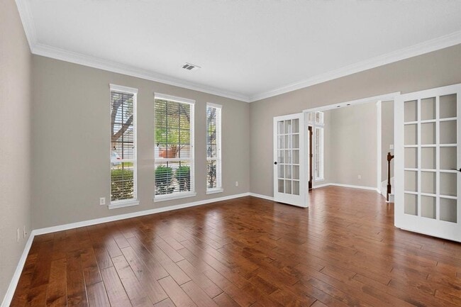 Building Photo - 2643 Henley Dr