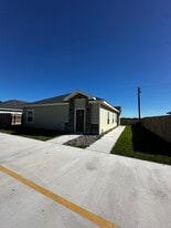 Building Photo - 2116 E Valley Cir