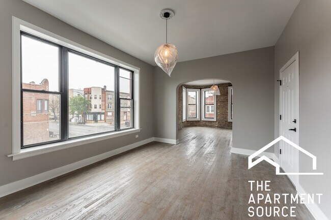 Building Photo - 3237 W Armitage Ave