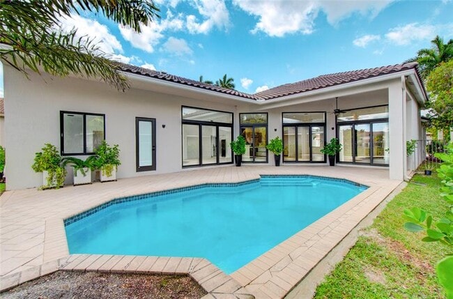Building Photo - 2550 Jardin Terrace