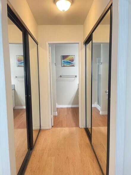 Building Photo - 660 Golden Springs Dr