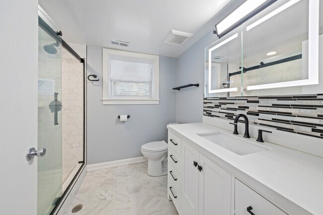 Building Photo - 5219 W Deming Pl