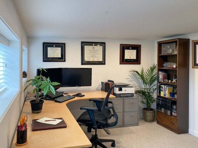 Building Photo - 5Bd/2Ba Seattle Home