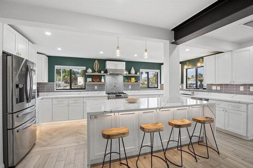 Building Photo - 600 SW 8th Ter