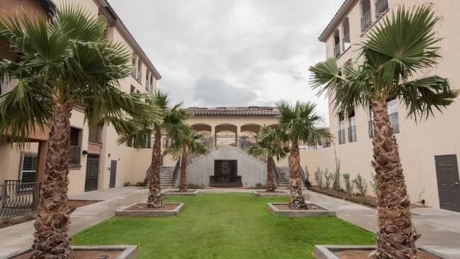 Building Photo - 150 W Castellano Dr