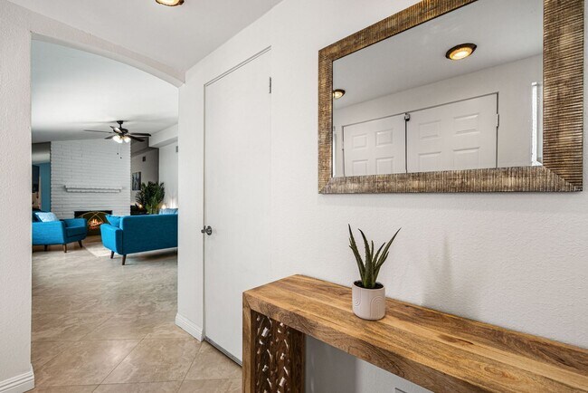 Building Photo - Sunnyside House with Pool in Palm Springs (Monthly Only - No Long Term)