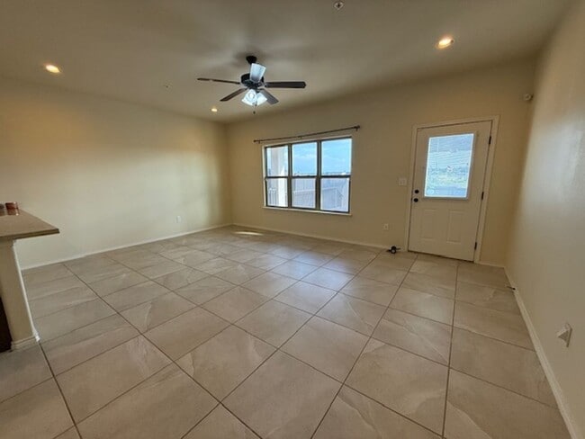 Building Photo - Escondido Townhomes