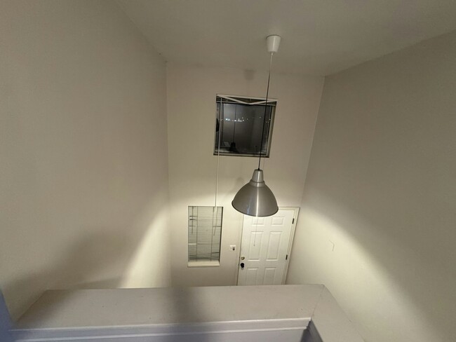 Building Photo - 41 400 S