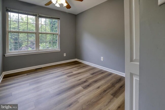 Building Photo - 30 Flaxleaf Ct