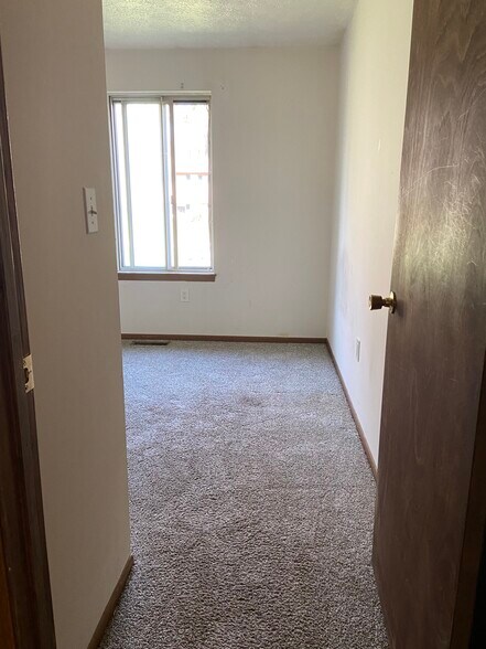 Building Photo - 267 N Colonial Dr